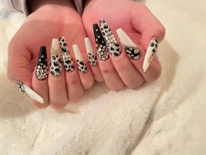 大人ギャルネイル Regina Nail所属 Regina 矢場町店のネイルデザイン ミニモ