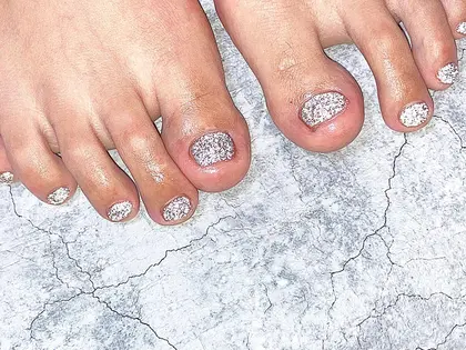 Bコース ネイルサロンボニータ所属 鈴木 いくみのネイルデザイン ミニモ