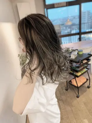 メッシュ 21年夏人気のメッシュのヘアカラー 髪色カタログ 8ページ目 ミニモ