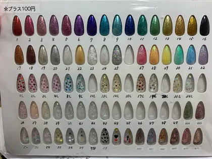 ワンカラー ラメグラデーションどちらも上2列と星印 100円 Ok 当日の参考にお使いください 大阪maxkelly所属 Morimoto Mikiの ネイルデザイン ミニモ