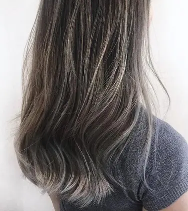 グラデーションカラー 21年夏人気のグラデーションカラーのヘアカラー 髪色カタログ 7ページ目 ミニモ