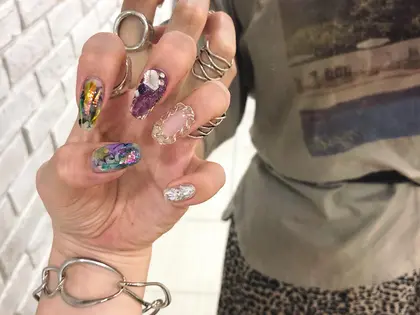 ニュアンスネイル チェーンネイル トレンドネイル お洒落ネイル 埋め尽くしネイル 個性派 Quatro青葉台所属 髙橋 志織のネイルデザイン ミニモ