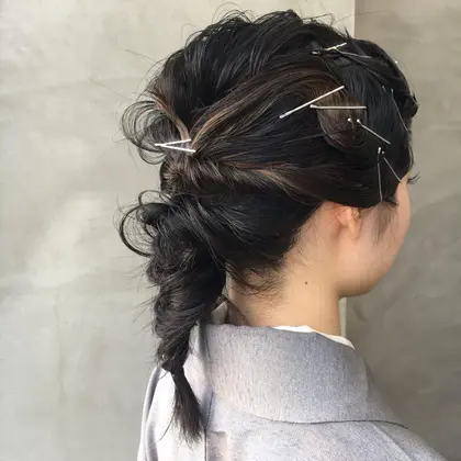 卒業式のヘアスタイル 21年夏人気の卒業式のヘアスタイル 髪型カタログ ミニモ
