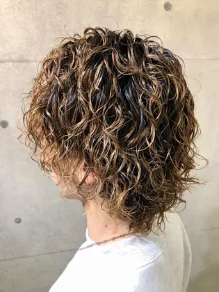 スパイラルパーマ 21年夏人気のスパイラルパーマのヘアスタイル 髪型 3ページ目 ミニモ