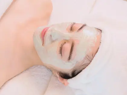 White Misty Beauty Recovery Salon のエステ リラクサロン エステティシャン セラピスト情報 にゅるっと毛穴吸引 恵比寿azusa ミニモ