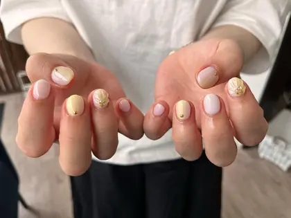 ワンカラー 深緑 ダークグリーン シンプル カジュアル スカルプ1本 Terrace所属 川邊 宏美のネイル デザイン ミニモ