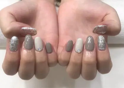 シンプルネイル 21年夏人気のシンプルネイルのネイルデザイン ネイルアートカタログ 74ページ目 ミニモ