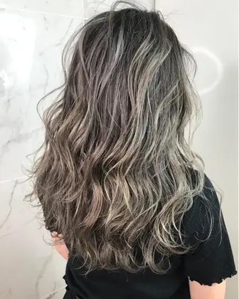 おしゃれ外国人風カラー Avance Crossあべのルシアス店所属 服部 遥奈のヘアカタログ ミニモ