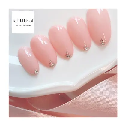 ストーンネイル 22年春人気のストーンネイルのネイルデザイン ネイルアートカタログ 26ページ目 ミニモ