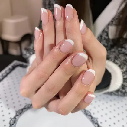 フレンチネイルこそ万能 定番から変形フレンチまでデザインカタログを紹介 Minimo Room