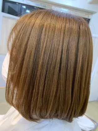 根元は白髪染め 中間 毛先はオシャレ染めをしてオリーブ系の明るい色で染めました Ula所属 古口 叶佳のヘアカタログ ミニモ