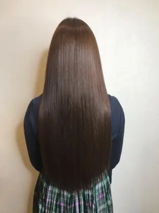 腰まで届くスーパーロングでもこの艶感 一回されるだけでも効果を実感して頂けると思います 是非ともお Trico 茨木店所属 津田 凌介のヘアカタログ ミニモ