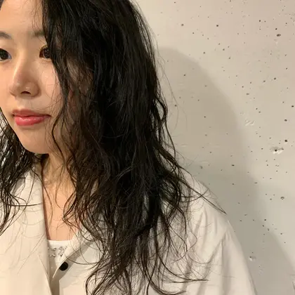 セミロングパーマ 22年冬人気のセミロングパーマのヘアスタイル 髪型カタログ 37ページ目 ミニモ セミロングパーマ 22年冬人気のセミロングパーマのヘアスタイル 髪型カタログ 37ページ目 ミニモ
