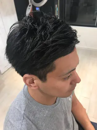 ツーブロック 21年夏人気のツーブロックのヘアスタイル 髪型カタログ 5ページ目 ミニモ