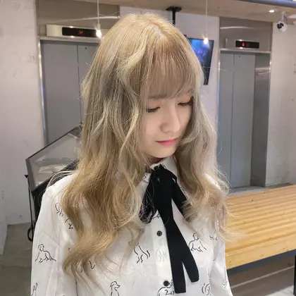 お人形さんみたいなhoney Blond ｏｒｉ 美容室所属 ｏｒｉ 美容室のヘアカタログ ミニモ