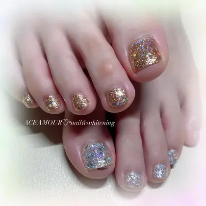 ゴールドネイル 22年冬人気のゴールドネイルのネイルデザイン ネイルアートカタログ 65ページ目 ミニモ