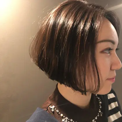 前下がりボブ 21年夏人気の前下がりボブのヘアスタイル 髪型カタログ 37ページ目 ミニモ