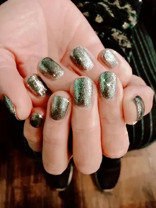 ベリーショートネイル ブラックのラメでかっこよくなりました M Nail所属 Nailist Moriのネイル デザイン ミニモ