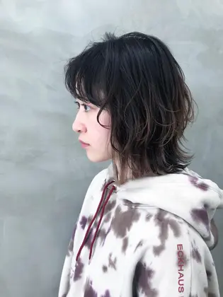前下がりボブ 21年夏人気の前下がりボブのヘアスタイル 髪型カタログ 4ページ目 ミニモ