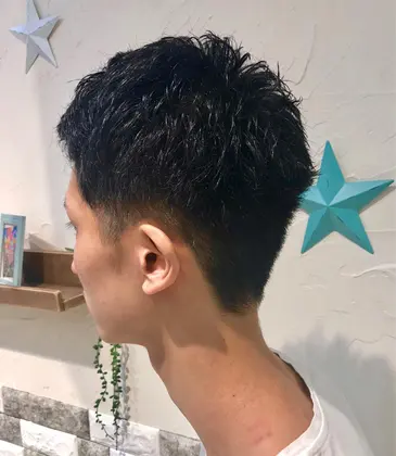 アップバング 21年夏人気のアップバングのヘアスタイル 髪型カタログ ミニモ