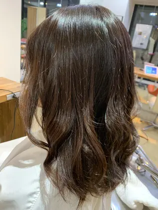白髪染めリタッチのカラーでしっかりと外側 内側を綺麗に白髪が無いようにカラーしています Ula ドットウラ 所属 古口 叶佳のヘアカタログ ミニモ