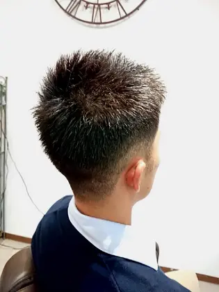 ベリーショートスタイル 下は2ミリからグラデーションで3ミリに 量が多くて 直毛で膨らんでくる ヘアーラウンジニコ所属 メンズのカットモデル 探してます磯田のヘアカタログ ミニモ