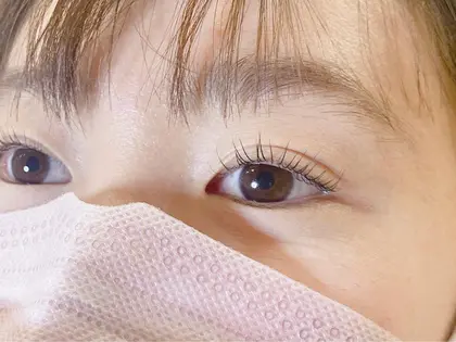 強めのカールでパッチリとした印象に まつ毛 眉毛 マツエク まつ毛エクステ フラットラッシュ Iconiq豊田店所属 Iconiq豊田店 徳永のマツエクデザイン ミニモ