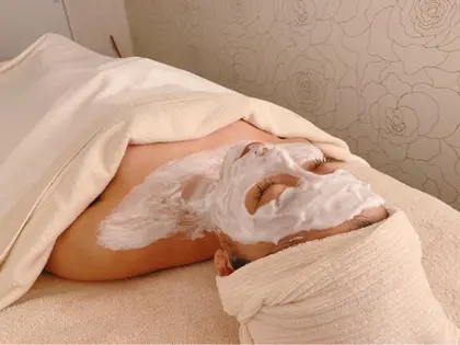 植物パワー美白小顔フェイシャル 透明感と肌のざらつき毛穴がスッキリします マッサージクレ Xluxes Aoyama所属 村田 梨沙のエステ リラクカタログ ミニモ