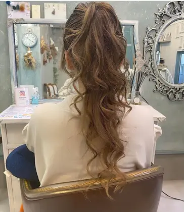ポニーテール 21年秋人気のポニーテールのヘアアレンジ 髪型カタログ 16ページ目 ミニモ