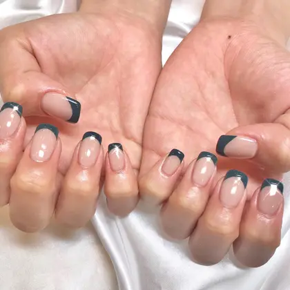 グリーン 22年冬人気のグリーン 緑色 のネイルデザイン ネイルアートカタログ 3ページ目 ミニモ