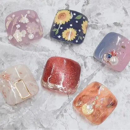 フットネイル 21年夏人気のフットネイル ペディキュア のネイルデザイン ネイルアートカタログ 54ページ目 ミニモ