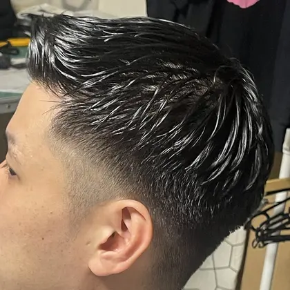 BARNEYS  BARBER CLUB