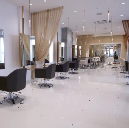 SALONE CINQ