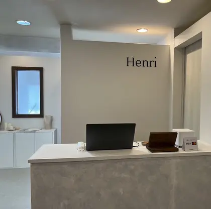 nail & eye Henri
