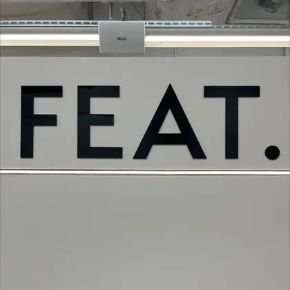 FEAT.青山