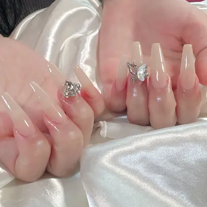 Charom nail salon