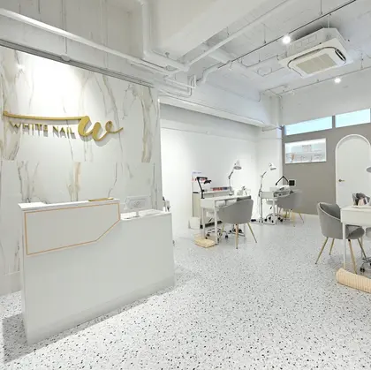 WHITE NAIL 難波店