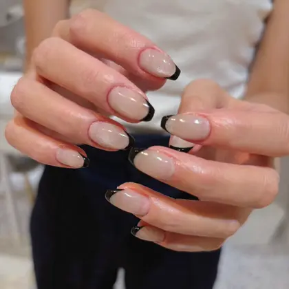 WHITE NAIL