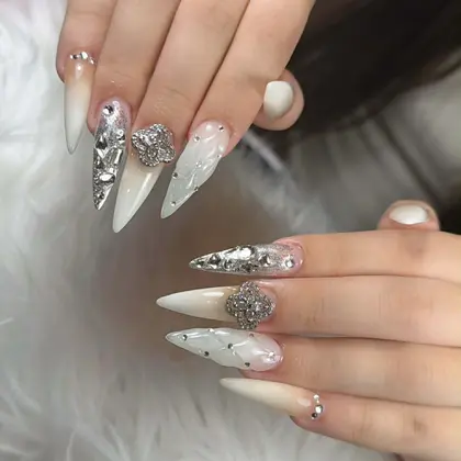 HIKARI HANA NAIL