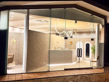 Zina  守山 eyelash nail