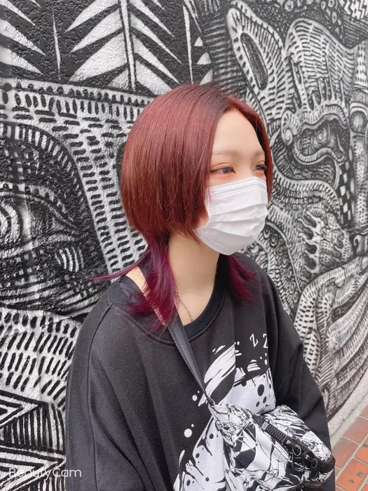 変型ウルフ クラゲヘア 赤髪にカラーリング Ales International所属 デザインカラー エクステ新村嘉人のヘアカタログ ミニモ