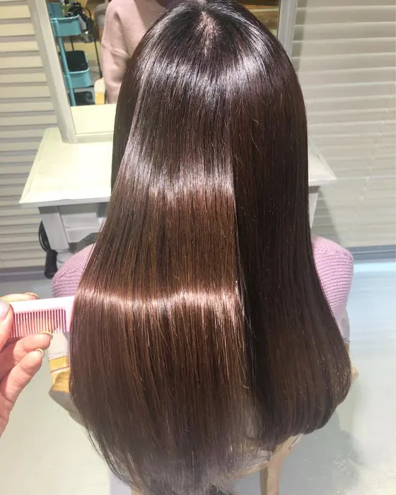 髪質改善トリートメント うねりや広がり 弱めのくせをおさえて まとまりとつやとハリコシ 口コミ評価4 9 Neroli By Scene 所属 グレージュ 鈴木えりな のヘアカタログ ミニモ