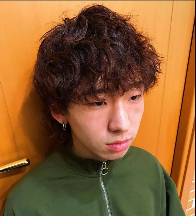 強めのスパイラルウルフパーマ ｉｎｇ所属 島村 亮汰のヘアカタログ ミニモ