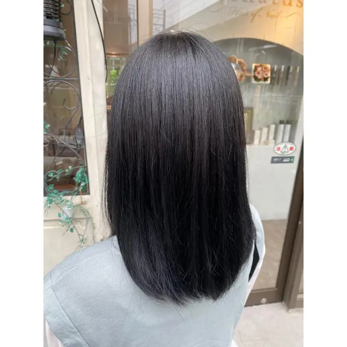 ブルーブラックスロウカラー Renatus Hair Of Nail 所属 似合わせヘア 片桐佳奈のヘア カタログ ミニモ