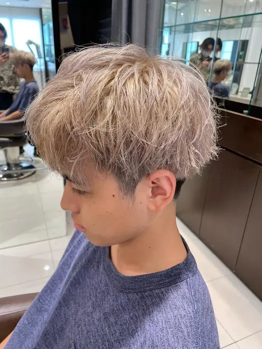 ホワイトカラーブリーチ2回以上必要です Hair Make Earth 三軒茶屋店所属 メンズ特化 井波大虎のヘアカタログ ミニモ