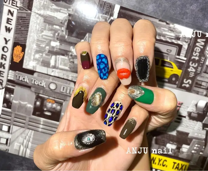 Naomiclub 渡辺直美 レオパードネイル 唇ネイル ミラーネイル アクセサリーネイ Anju Nail Chillax Anju所属 癒心 杏樹のネイルデザイン ミニモ