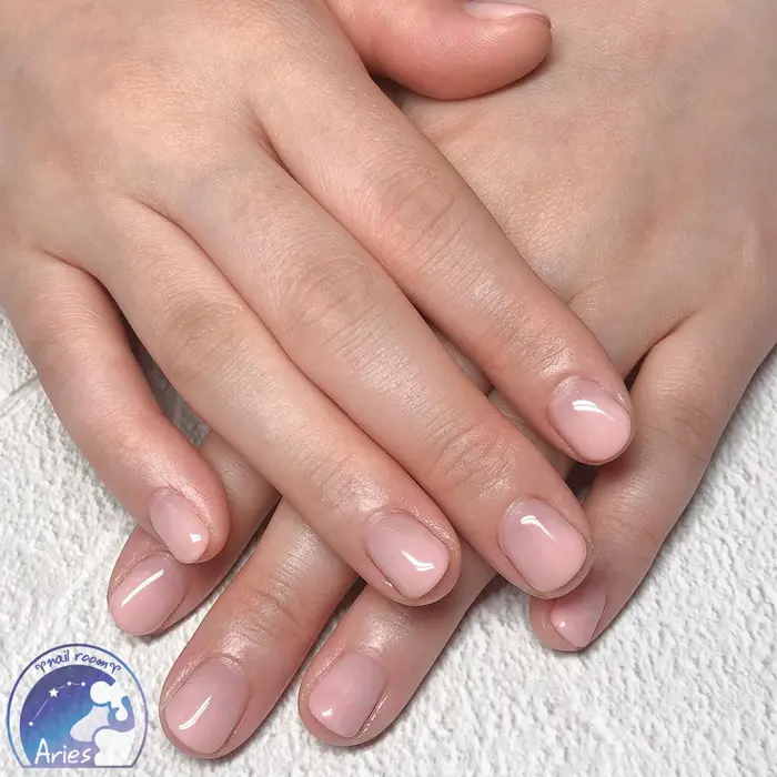 ハンドケア カラーグラデーション 7150 Nail Room Aries 所属 Aries Maiのネイル デザイン ミニモ