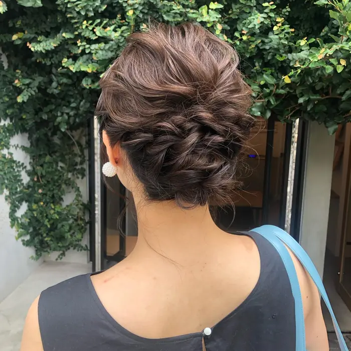 結婚式やパーティーなどのアレンジやお出かけの時の簡単なアレンジでも可能です アクセサリーがなくて Birth所属 葛西 麻安のヘアカタログ ミニモ