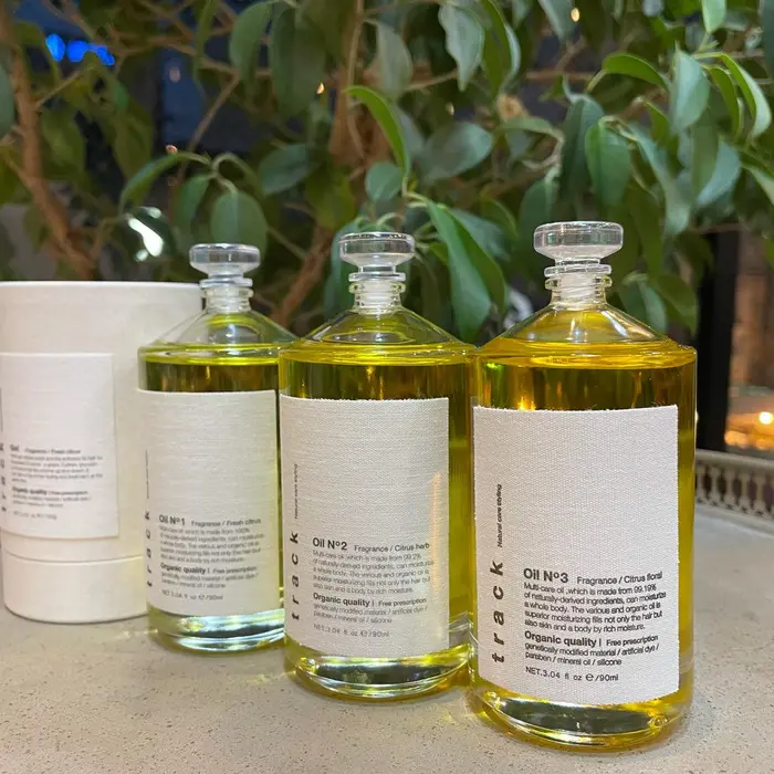 track oil
n°1 レモンの香り
n°2 ハーブの香り
n°3 金木犀の香り