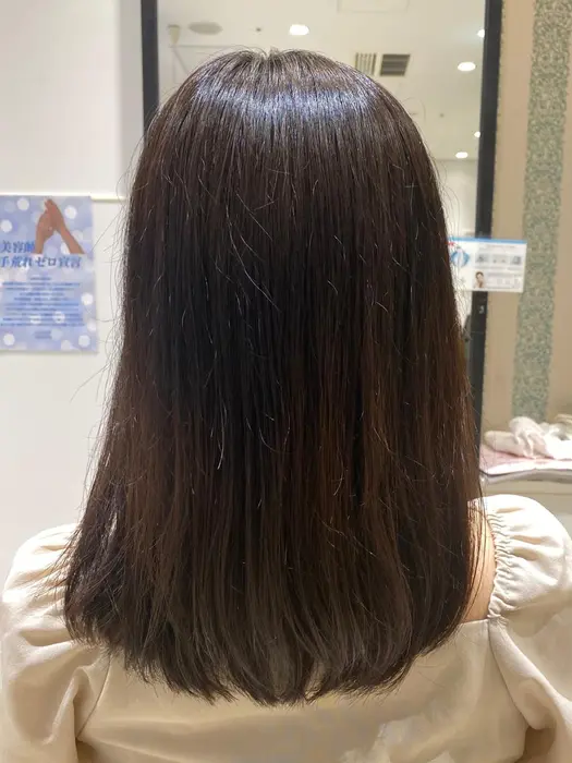 Cut 段は入れずに後ろに下ろした時に重みが残るカット 少し前下がりになっています Viv Id所属 小林 美夢のヘアカタログ ミニモ